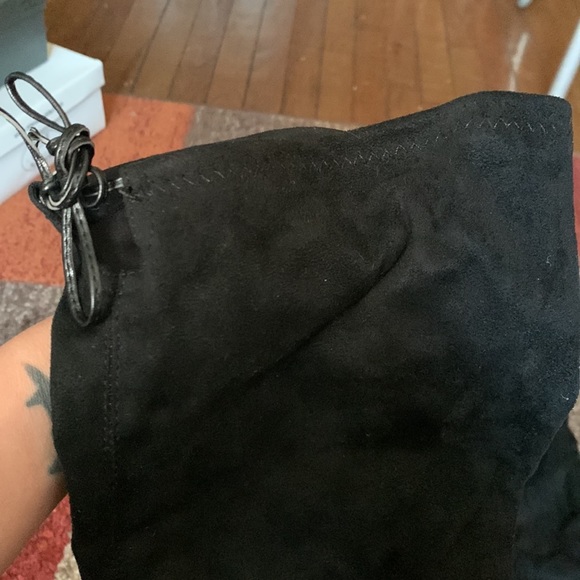 Knee high boots with zipper on the side and adjustable string - Picture 3 of 4